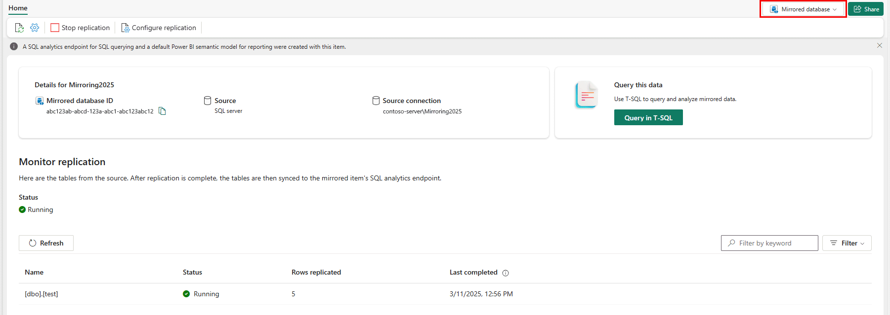 Screenshot aus dem Fabric-Portal mit dem Monitor-Replikationsstatus der neuen gespiegelten SQL Server database.