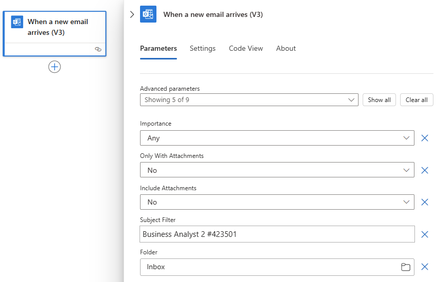 Screenshot che mostra il flusso di lavoro a consumo e il trigger di Outlook di Office 365.